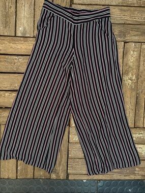 Max Studio Black, elastic Pink & White Striped Wide-Leg Capris